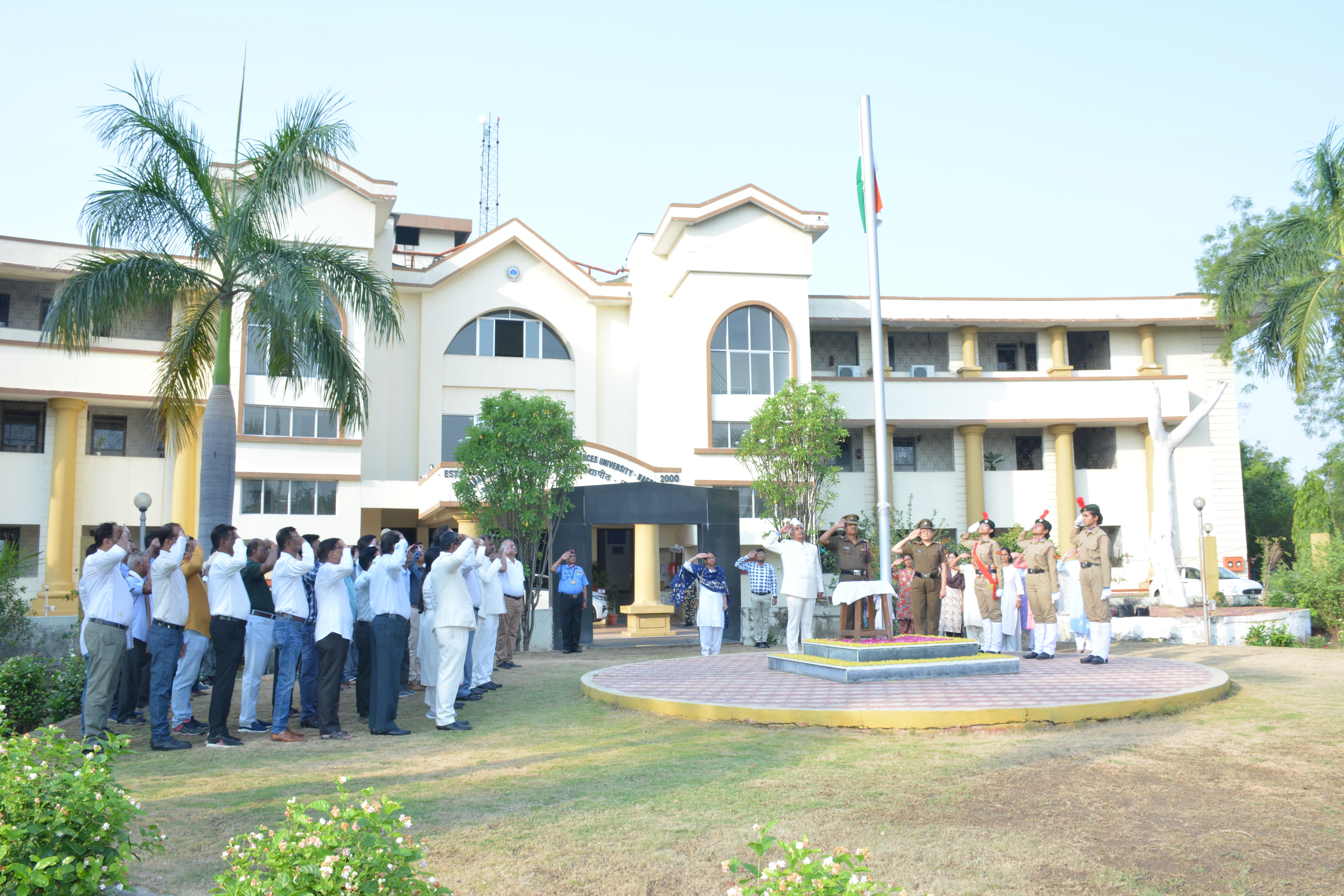 Maharashtra din celebration at MAFSU HQ (6).JPG